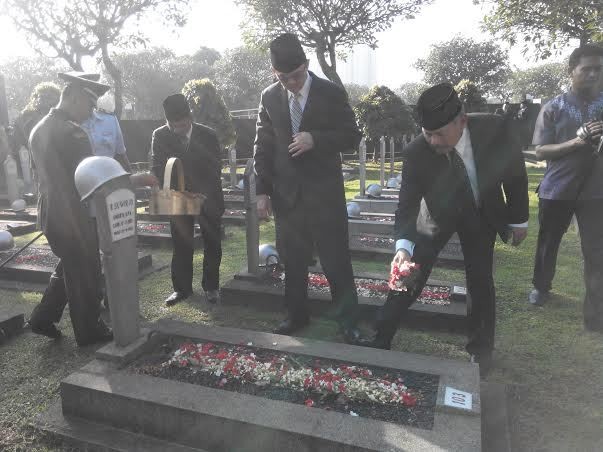 Ahok Senang dan Bangga Bisa Nyekar ke Makam Pahlawan