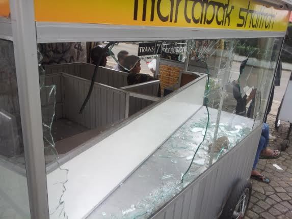 Warung Martabak di Bandung Ini Dirusak 4 Orang Tak Dikenal, Ada Molotov