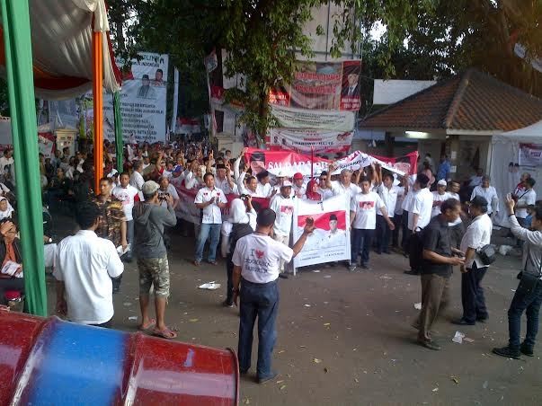 Datang Pukul Tambur, Saudagar Minang ke Rumah Polonia Dukung Prabowo-Hatta