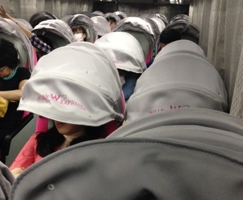 Unik! Bus Malam di Jepang Punya Tudung Saji untuk Tidur