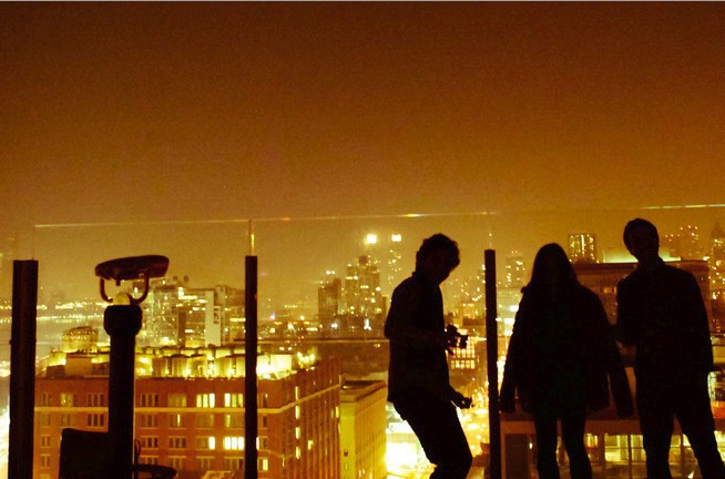 Bersantai Menikmati New York dari Le Bain Rooftop Bar