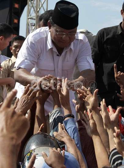 Tepisan dan Serangan Balik Kubu Prabowo atas Buka-bukaan Wiranto