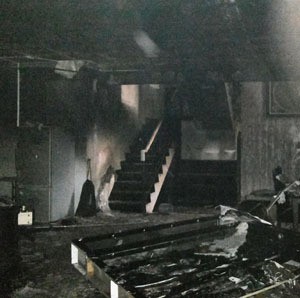 Rumah Terbakar, Pipik dan Anak-anak Loncat dari Lantai 2