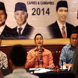 Prabowo dan Jokowi Perlu Diuji Masalah Upah Buruh dan Outsourcing