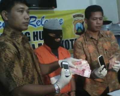 Pengepul Judi Bola di Terminal Arjosari Dibekuk