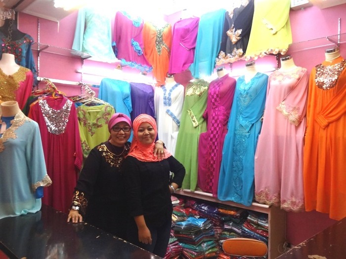 Berawal dari Coba-coba Desmawita Sukses Pasarkan Gamis Eksklusif