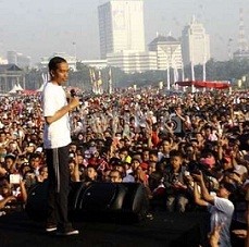 Jelang Debat, Jokowi Diskusi dengan Tim Sukses