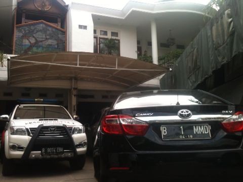 Mahfud Md Sambangi Kediaman Rachmawati