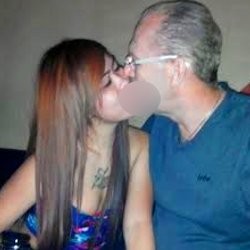 Beredar Foto Pacar Bule Yunita Bercumbu dengan Wanita Seksi di Klub Malam