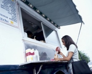 Makanan yang Dijajakan di Food Truck Sama Amannya dengan Restoran?
