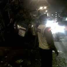 Bus Rombongan Wali Songo Seruduk Truk Pasir di Mojokerto