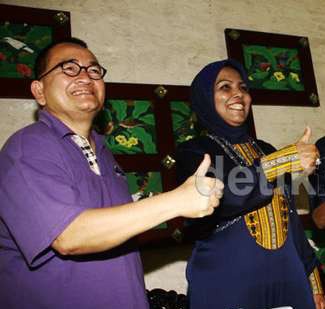 Dukung Jokowi, Lagi-lagi Ruhut Hadapi Ibu Cantik Jelita