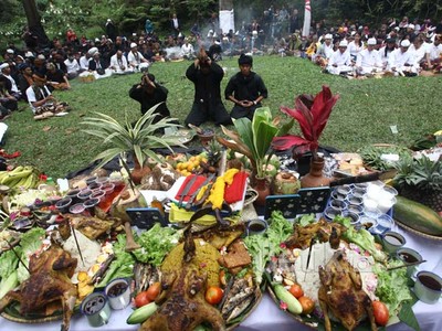 Ritual Ngertakeun Bumi Lamba