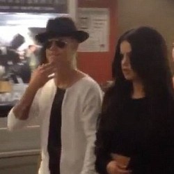 Dikabarkan Pacaran Lagi, Selena Gomez dan Justin Bieber Pamer Kemesraan