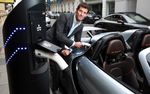 Sharapova dan Webber Kencan di Mobil Terkuat Porsche