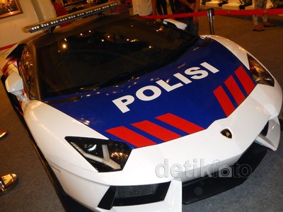 Lamborghini Jadi Mobil Patroli