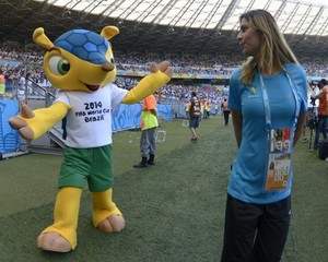 Fuleco si Maskot Piala Dunia Kedapatan Berjoget Sensual