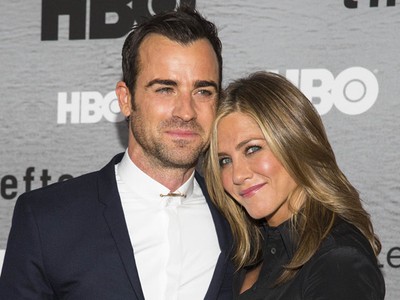Kemesraan Jennifer Aniston dan Justin Theroux