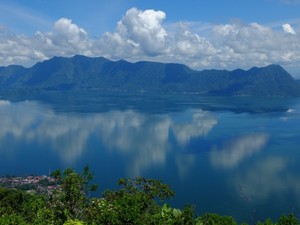 Ini Tempat Tercantik Melihat Danau Maninjau