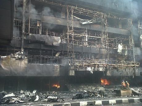 Fire Fighter Pakai Air Cikapundung Semprot Kebakaran Kings
