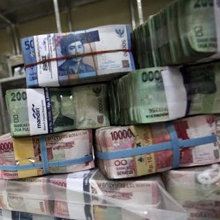 Rupiah Melemah, CT: Banyak Perusahaan Bagi Dividen