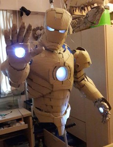 Mahasiswa Taiwan Bikin Patung Iron Man