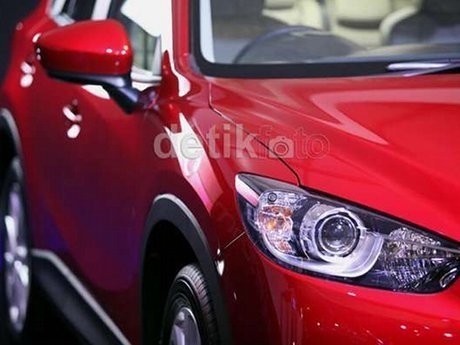 Meski Jalanan Gelap, Mata Mobil Ini Tetap Tajam