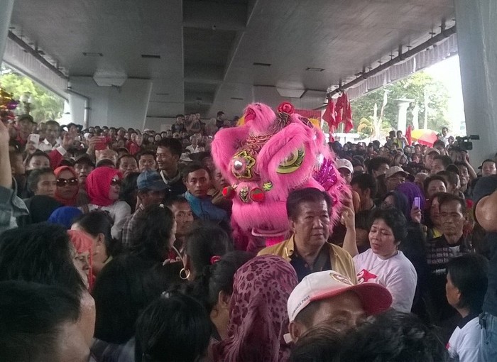 Ada Barongsai Pink Saat Jokowi Kampanye di Palembang