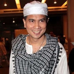 Ssst... Krisna Mukti Ternyata Sudah Menikah Diam-diam
