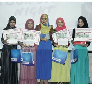 Hijab Style: Cantiknya Pemenang Hijab Hunt 2012 Saat Malam Penganugerahan