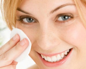 Tips Merawat Kulit Wajah dan Tubuh Menjelang Tidur