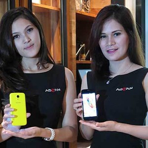 Advan Rayu Pelanggan dengan Tanda Tangan JKT48