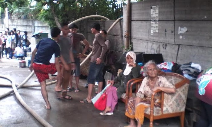 Wiwi Sibuk Selamatkan Mesin Cuci Saat Kebakaran di Belakang Gandaria City