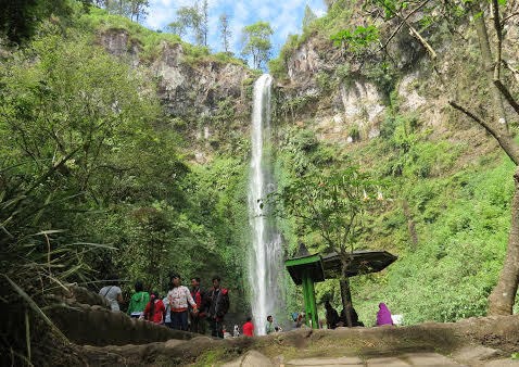 Digoda Air Terjun Janda di Malang