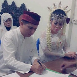 Resmikan Pernikahan, Istri Krisna Mukti Hamil 3 Bulan