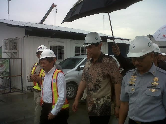 Diguyur Hujan, CT Tinjau Proyek New Tanjung Priok