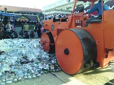 Barang Bukti Narkoba dan Miras di Surabaya Dimusnahkan