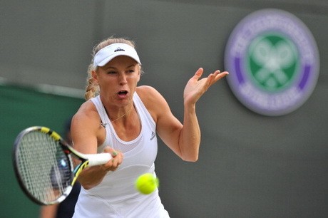 Wozniacki Melaju, Azarenka Kandas