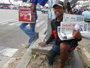 Bang Edi Tetap Berdikari Meski Hanya Punya Satu Kaki