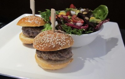 Burger Ukuran Mini dan Pad Thai Untuk Si Kecil Bisa  Dinikmati di InterContinental Hotels & Resorts