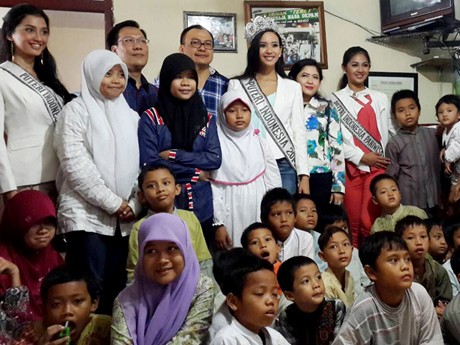 Rayakan Ultah, Puteri Indonesia 2014 Kunjungi Panti Asuhan Tebet