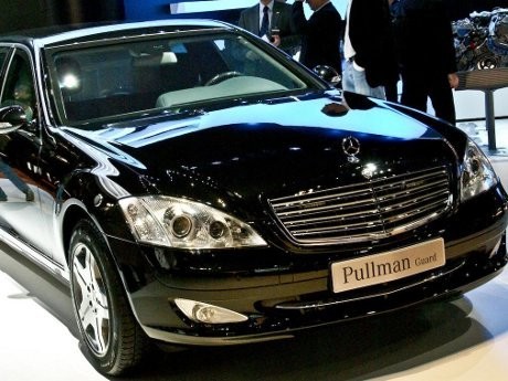Pullman, Mobil Termewah Mercy yang Dibanderol Rp 12 Miliar