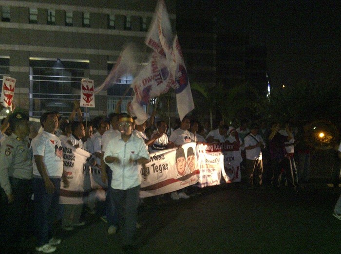 Jelang Debat Cawapres, Pendukung Hatta dan JK Perang Yel-yel