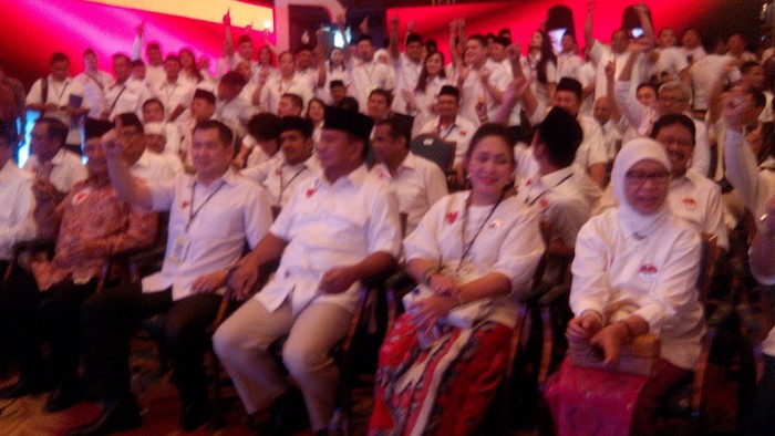 Tonton Debat Cawapres, Prabowo Duduk Berdampingan dengan Titiek Soeharto