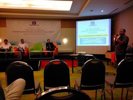 Survei Indo Barometer: Prabowo Mulai Tempel Ketat Jokowi