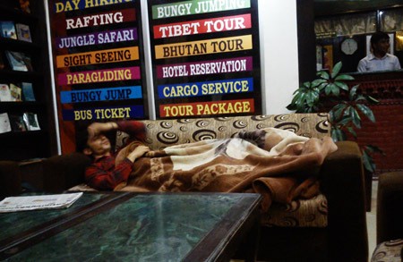 Tak Punya Uang, Abimana Harus Numpang Tidur di Nepal