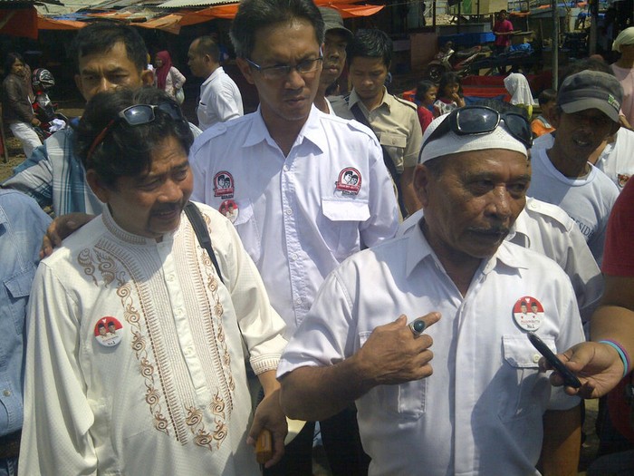 Fadli Zon dan Komedian Haji Bolot Blusukan ke Pasar Parung