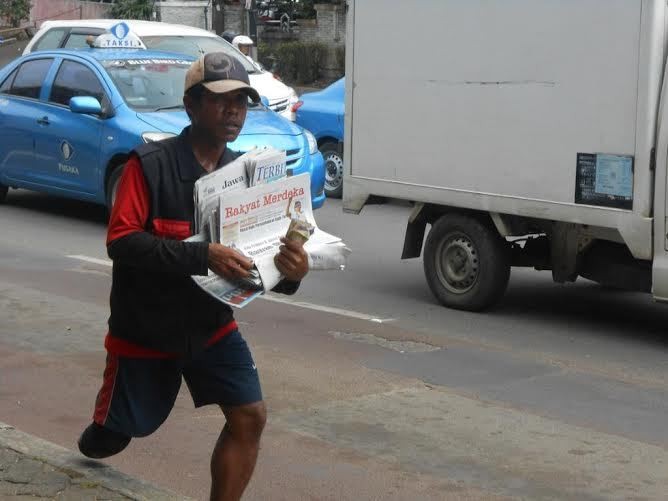 Saat Bang Edi Loper Koran Difabel Bicara Soal Drone dan Tank Leopard