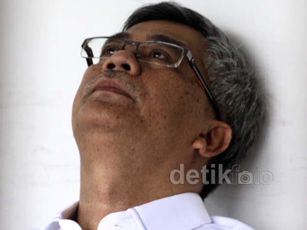 Akil Mochtar Divonis Seumur Hidup