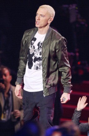 Eminem Dilarang Manggung di Inggris